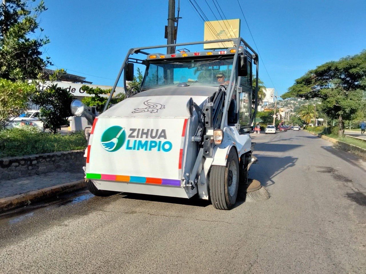 Presumen en Zihuatanejo: Limpia carrobarredora 23 km diarios