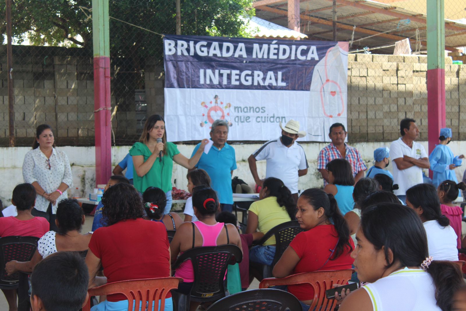 Lleva Julieta Fernández brigadas médicas a la zona rural de Acapulco