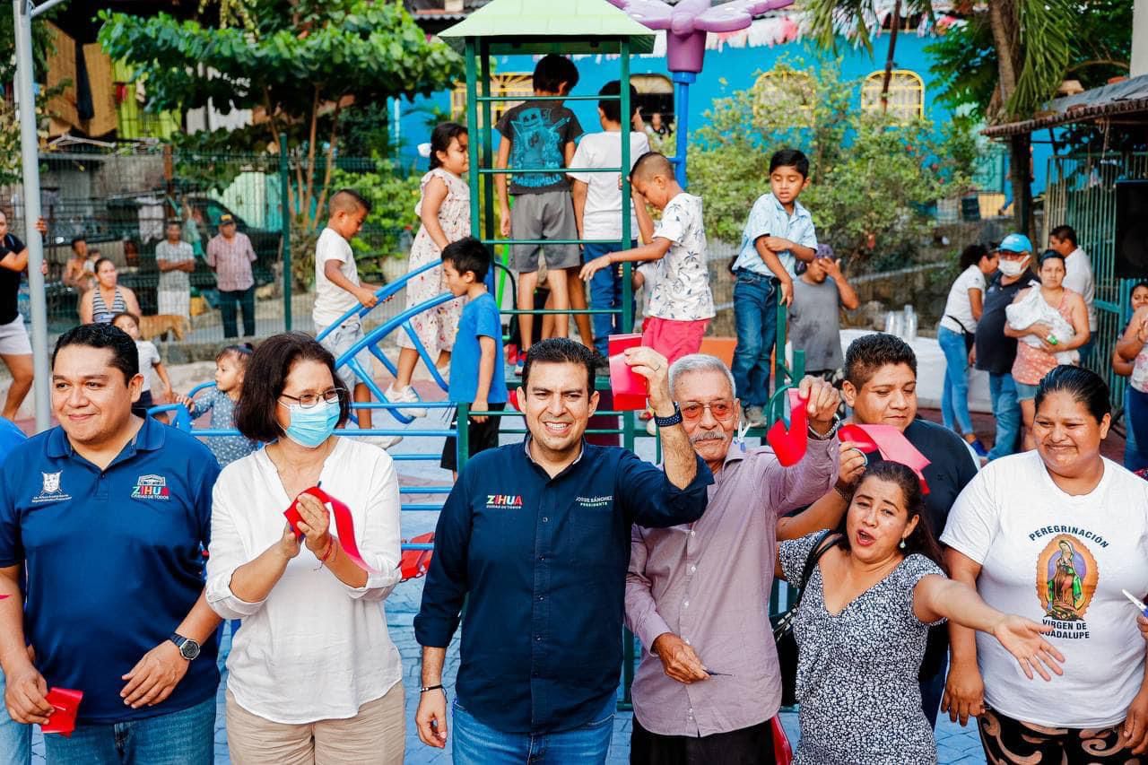 Inauguran nuevo parque infantil en Zihuatanejo