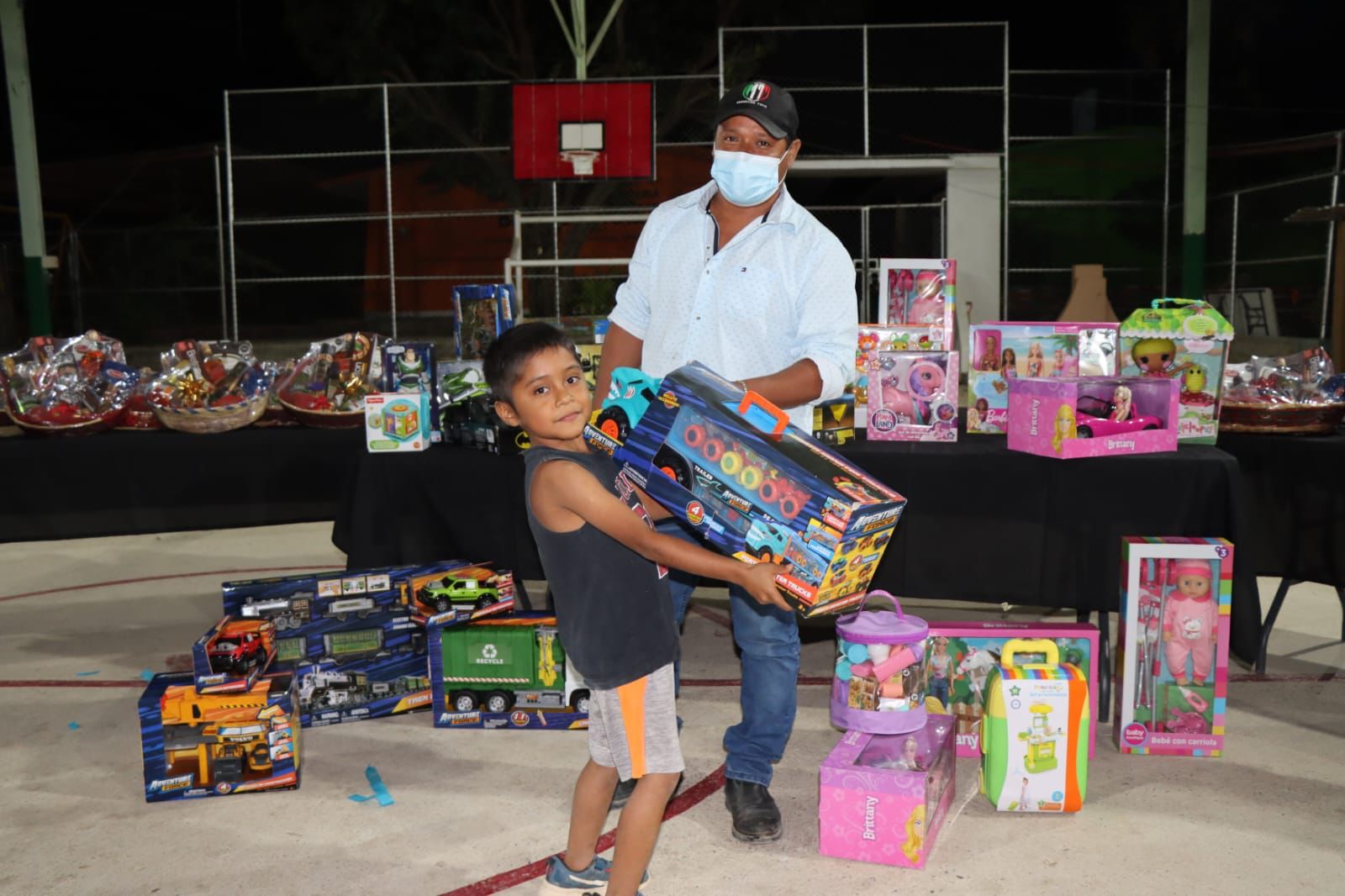 Lleva Media Luna celebraciones decembrinas a Eduardo Neri