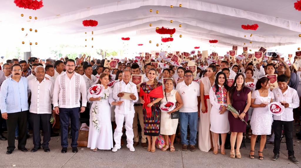 Amadrina Evelyn Salgado boda de 200 parejas por Día del Amor y la Amistad