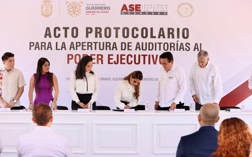 «El dinero del pueblo no se toca, el dinero tiene que ir al pueblo»: Evelyn Salgado