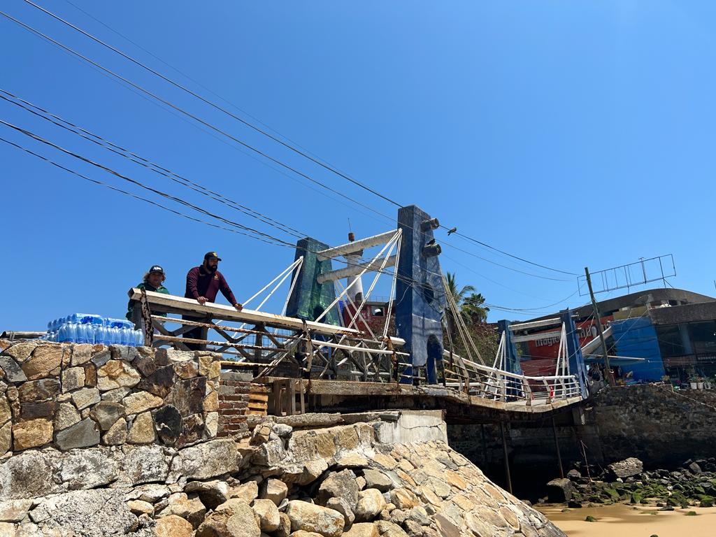 Supervisa titular de la SDUOPOT infraestructura turística en playas Caleta y Caletilla