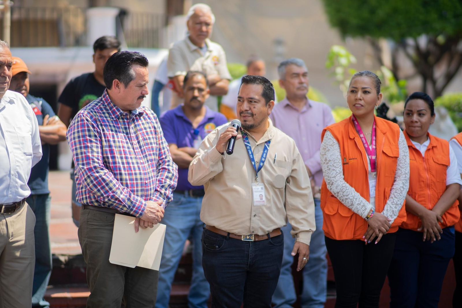 Da Mario Figueroa banderazo a fumigación en Taxco