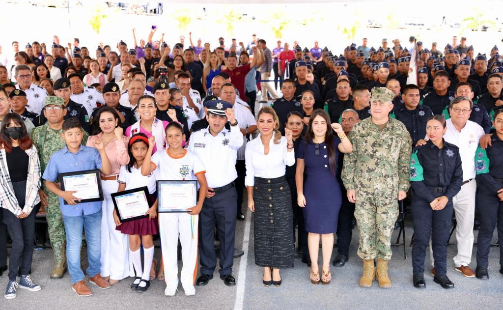 Activa Evelyn Salgado Policia Ecológica y entrega vehículos blindados para la SSP