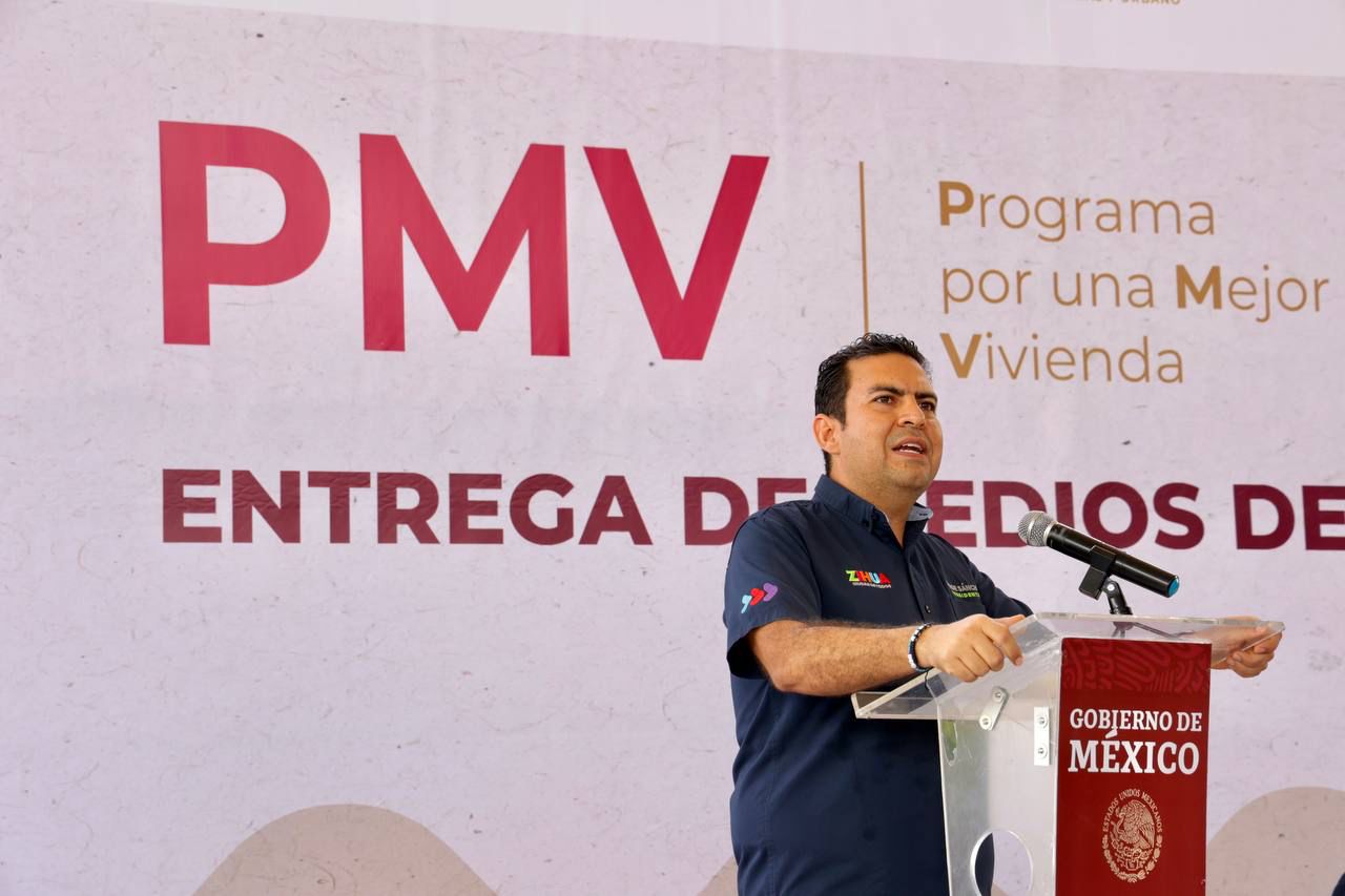 Participa Jorge Sánchez en entrega de apoyos federales para mejora de vivienda en Zihuatanejo