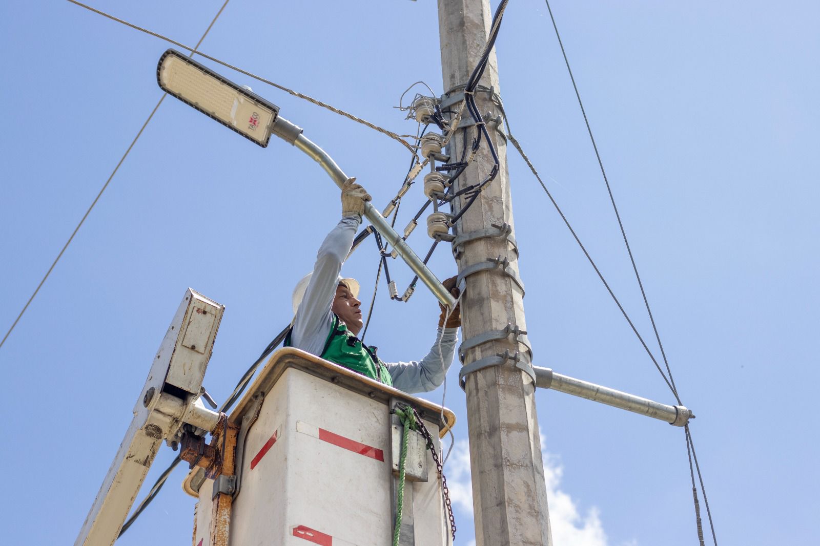 Gestiona Mario Figueroa inversión histórica para ampliación de red eléctrica en Taxco