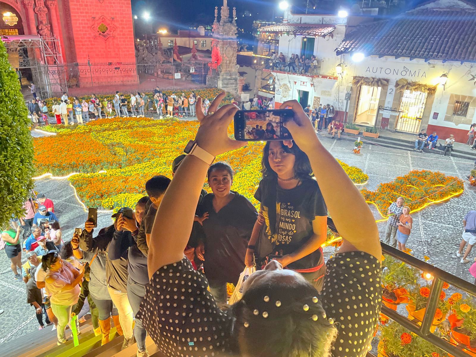 Visitan Taxco miles y se toman «selfie» con la Catrina Monumental