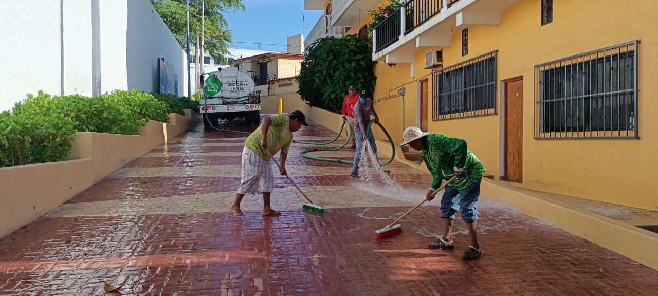 Intensifican limpieza en Zihuatanejo ante llegada de miles de visitantes por temporada vacacional