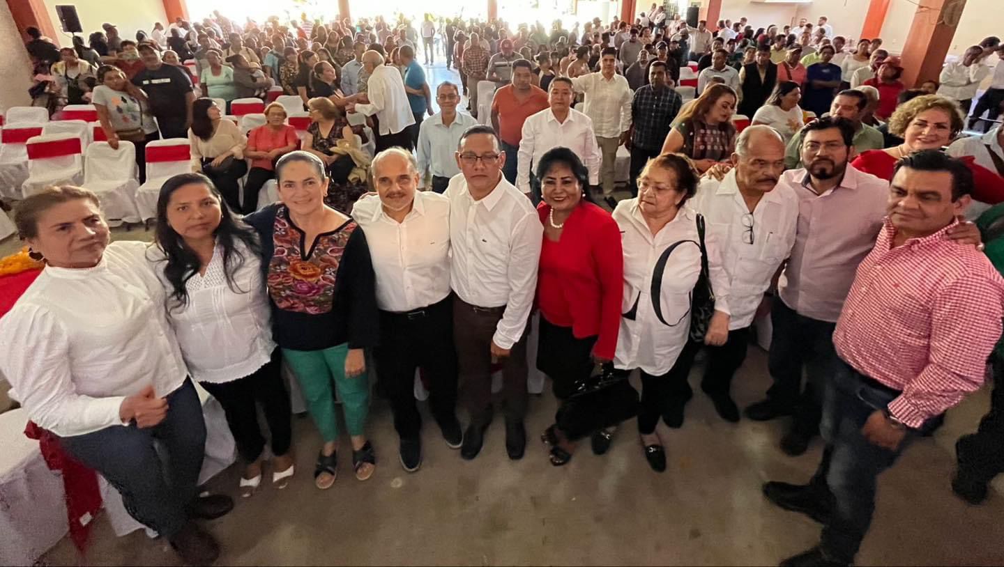 Asiste Añorve a toma de protesta del delegado del PRI en Tixtla