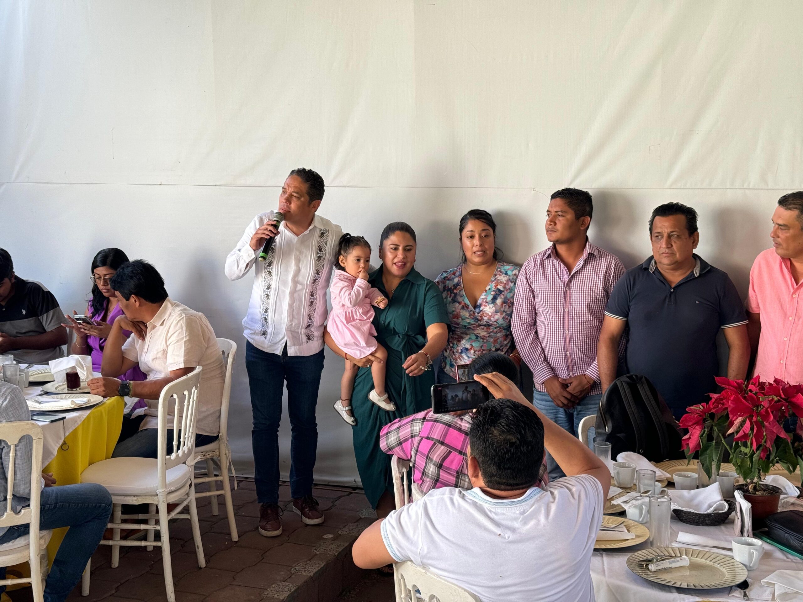 Coquetea Evodio Velázquez con competir por Acapulco