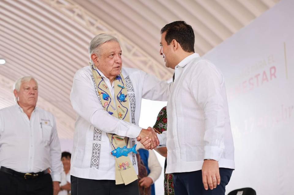 Reconoce AMLO trabajo de Jorge Sánchez en Zihuatanejo