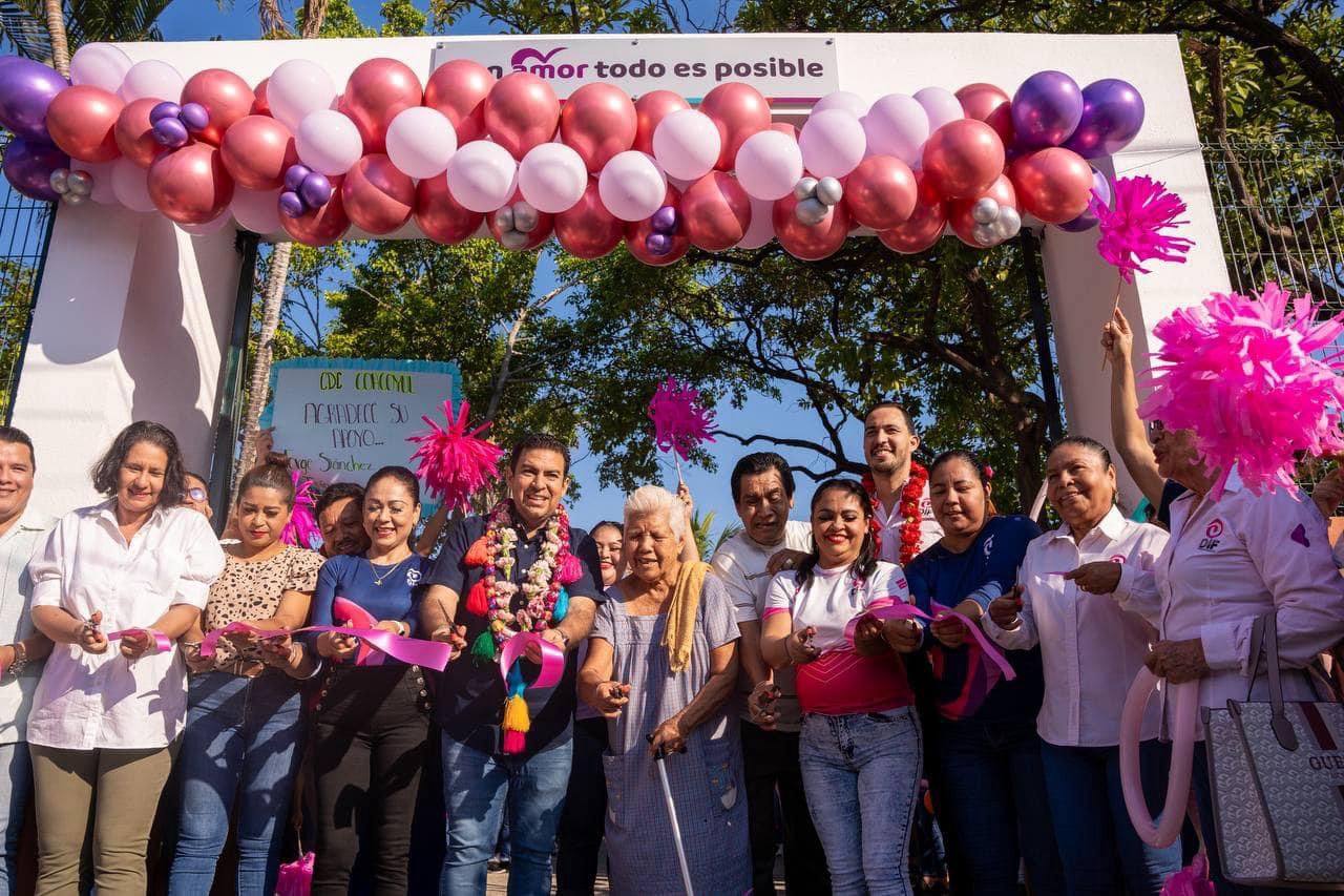 Zihuatanejo: Entrega Jorge Sánchez Club de Adultos Mayores y Centro de Desarrollo rehabilitados