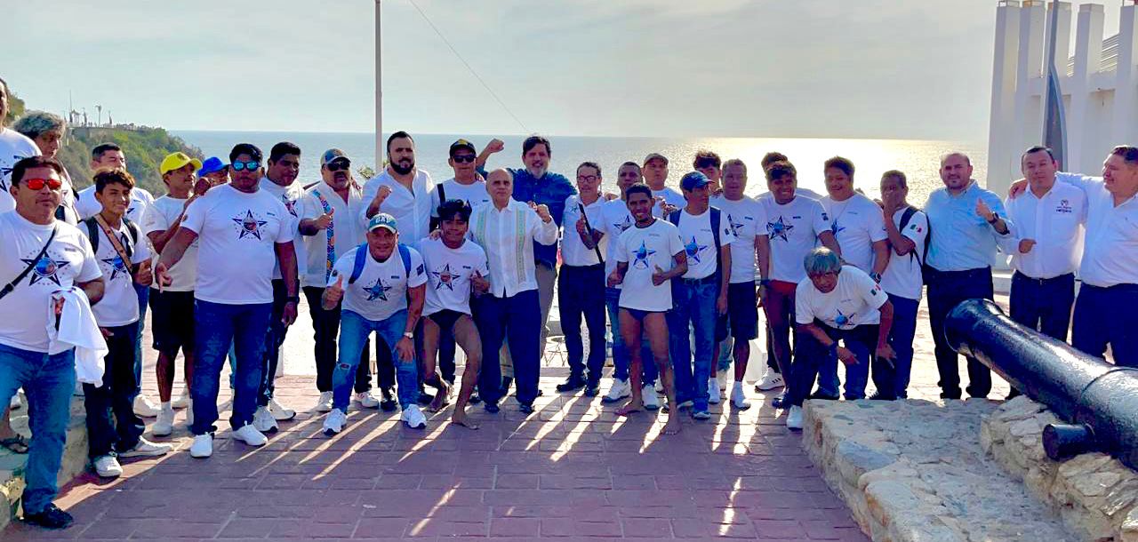 Urge relanzar Acapulco, plantean clavadistas de La Quebrada a Manuel Añorve