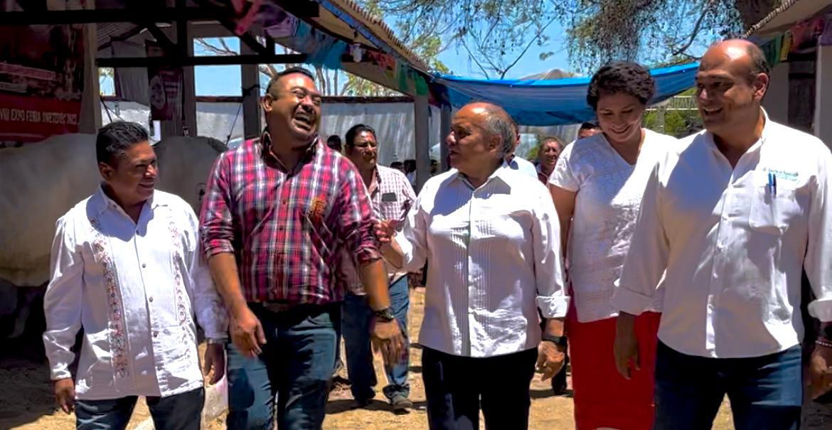 Reciben con afecto y apoyo a Manuel Añorve en la 50 edición de la Expo Feria de Ometepec