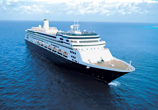 Llega a Zihuatanejo crucero holandés