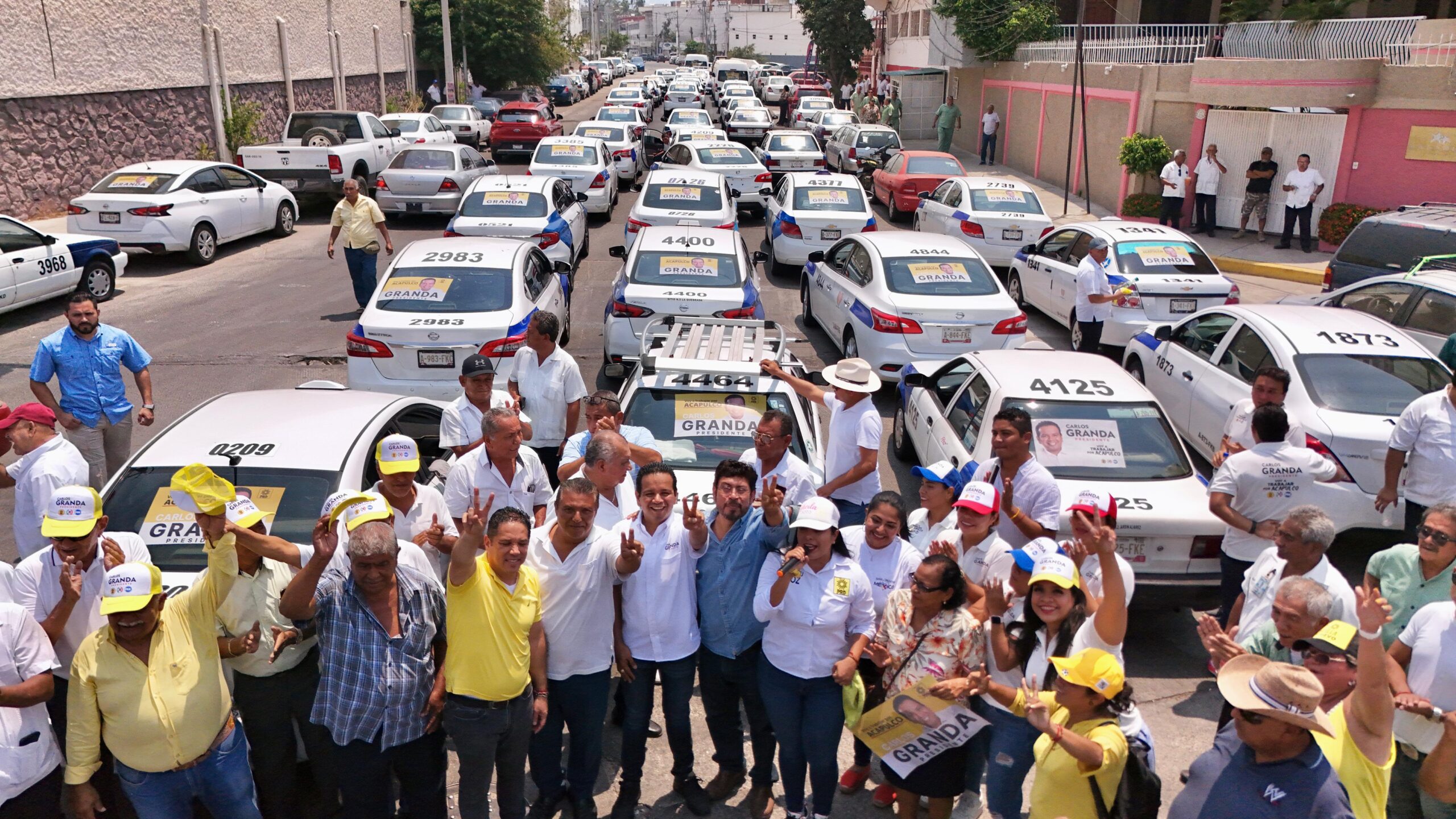 Organizaciones de taxistas en Acapulco se suman a Carlos Granda