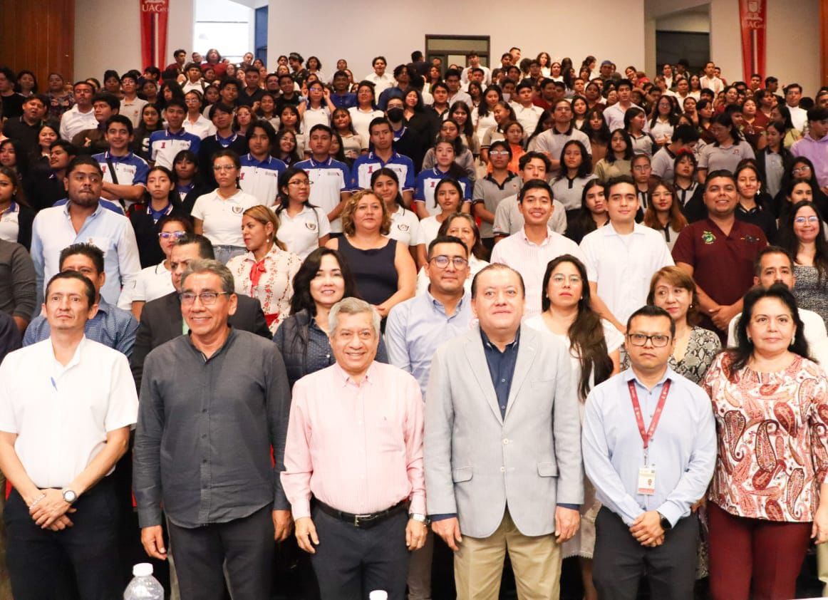 Entregan Becas Verano Investigación 2024 a 503 estudiantes de la UAGro