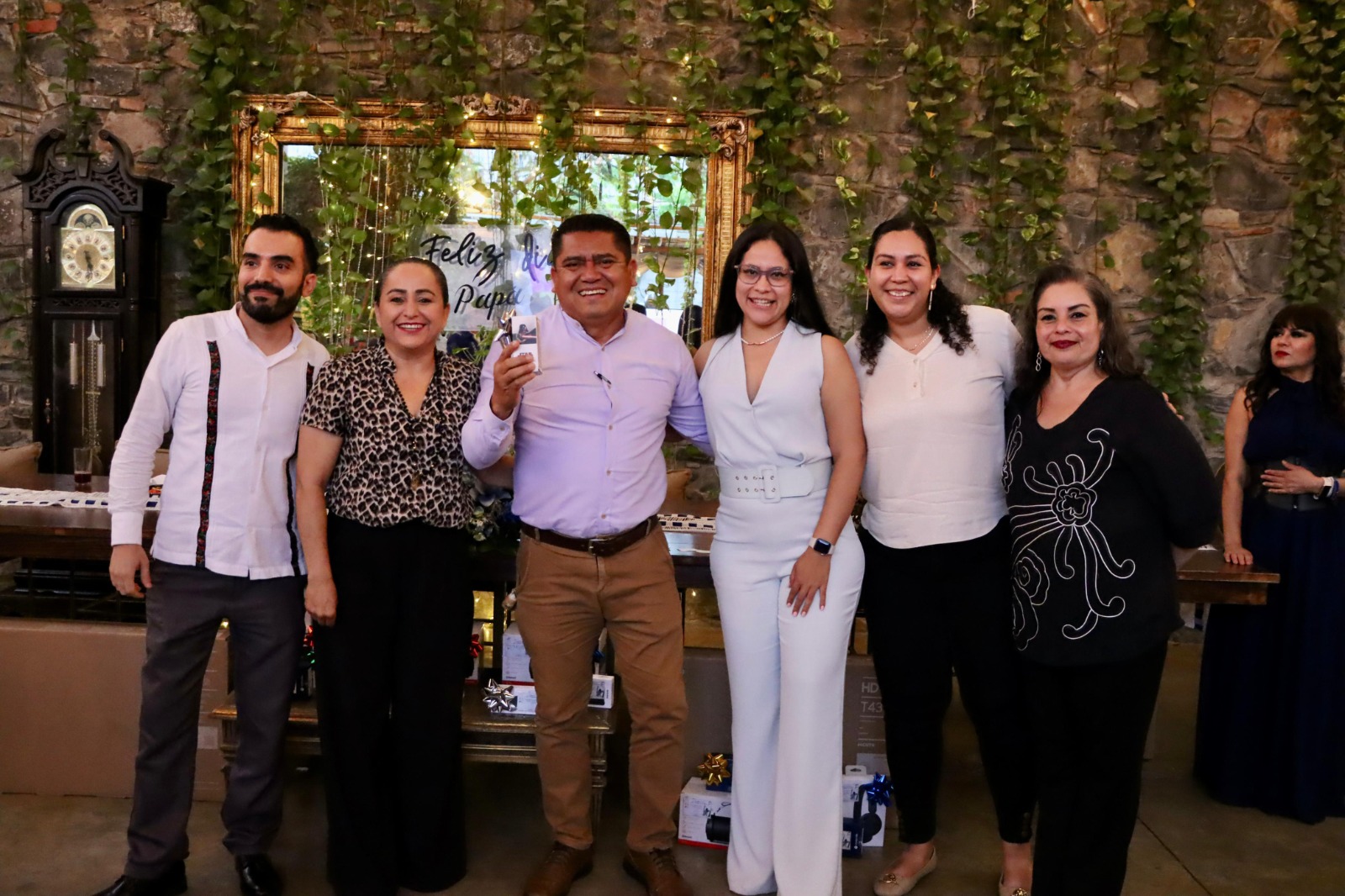 Celebra Congreso del Estado a sus trabajadores por Día del Padre