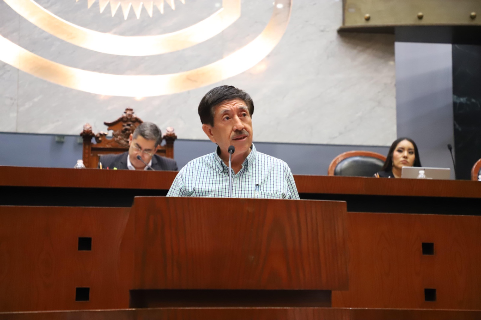 Reconoce Congreso del Estado a 14 trabajadoras y trabajadores que concluyeron estudios de maestría