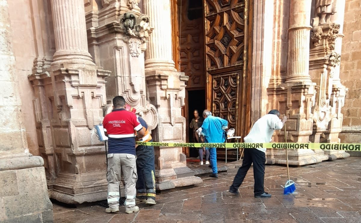 Realiza Protección Civil supervisión en la iglesia de Santa Prisca tras impacto de rayo