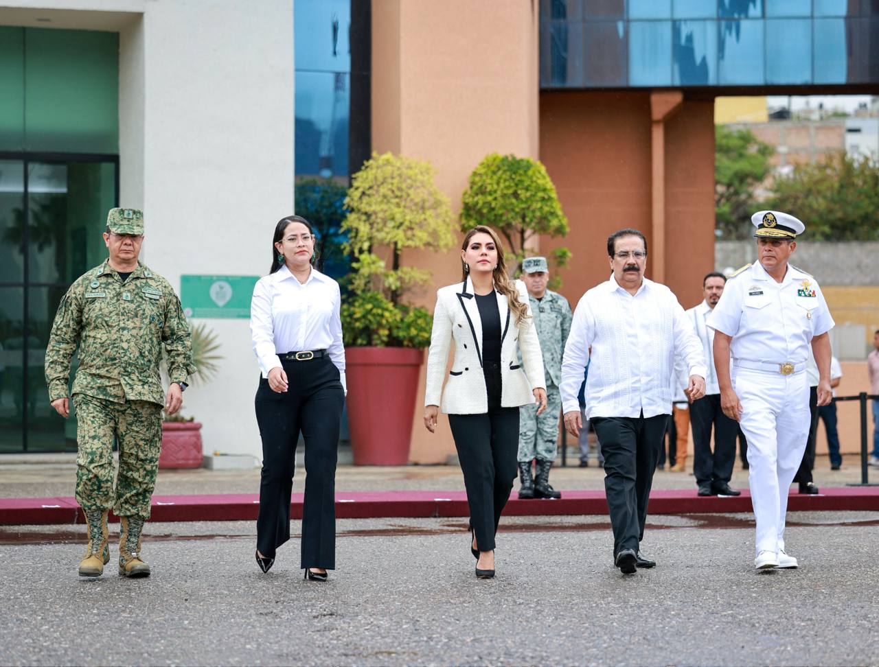 Llama Evelyn Salgado a trabajar en unidad, con compromiso, coordinación y amor por Guerrero