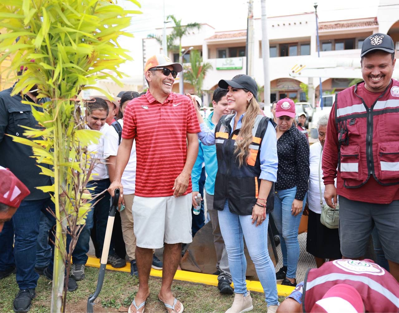 Encabeza Evelyn Salgado reforestación en Acapulco con más de 17 mil árboles