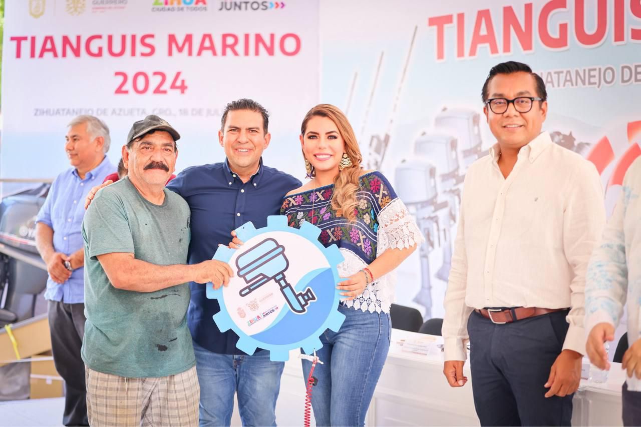 Entregan Evelyn Salgado y Jorge Sánchez apoyos del Tianguis Marino 2024 en Zihuatanejo