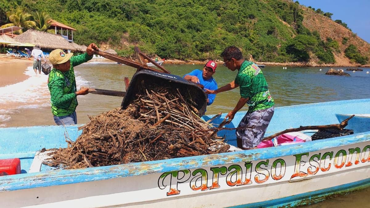 Realizan jornada de limpieza en la isla de Ixtapa, en Zihuatanejo