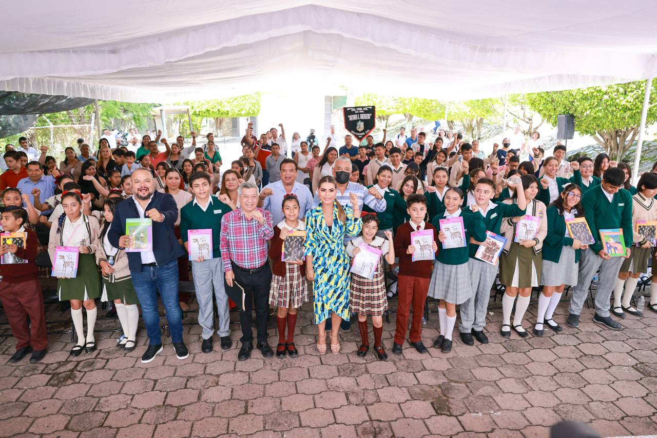 Da Evelyn Salgado banderazo a la distribución de 5 millones de libros de textos gratuitos en Guerrero