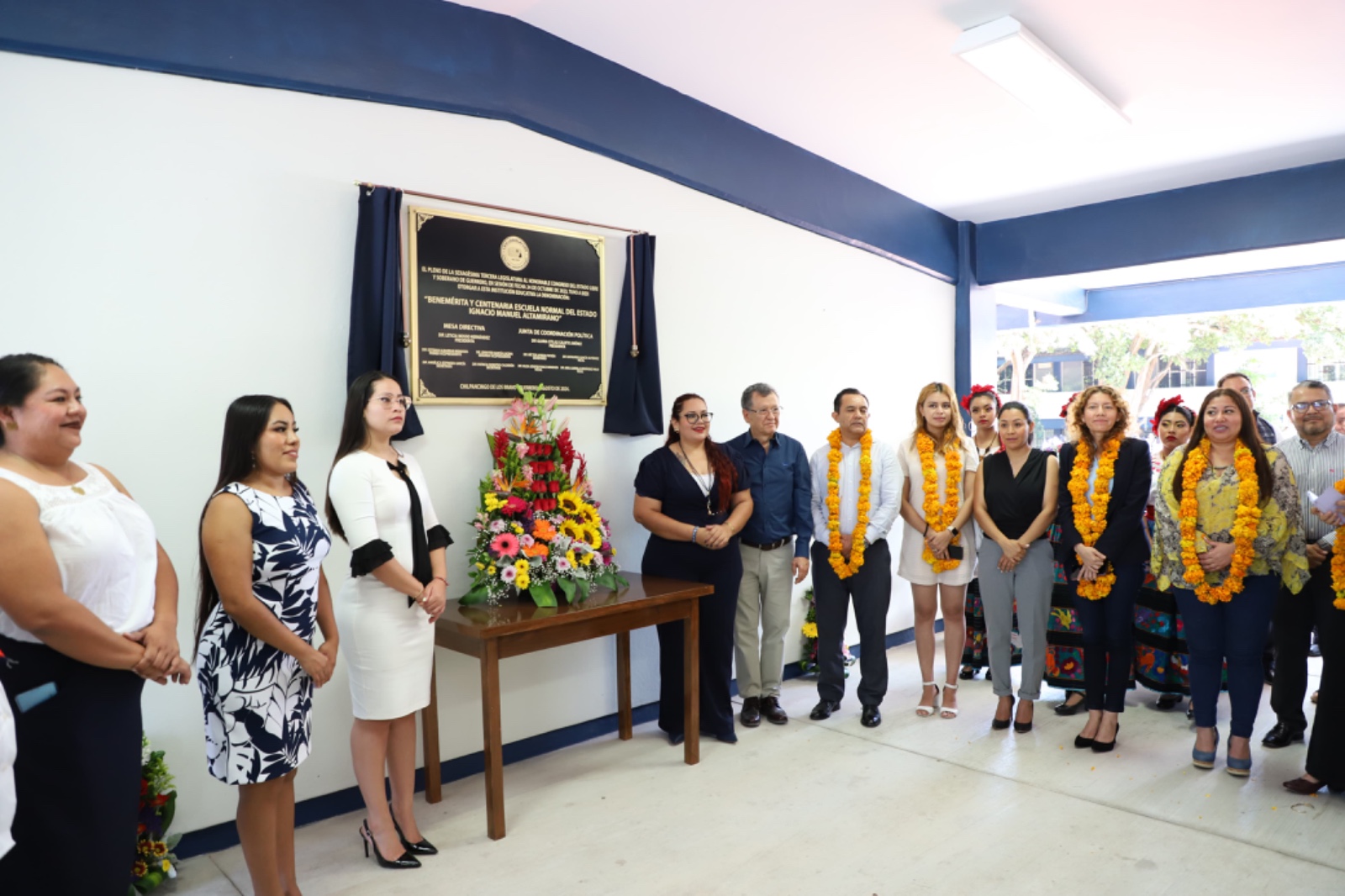 Develan diputados placa que denomina «Benemérita» a la Normal «Ignacio Manuel Altamirano»