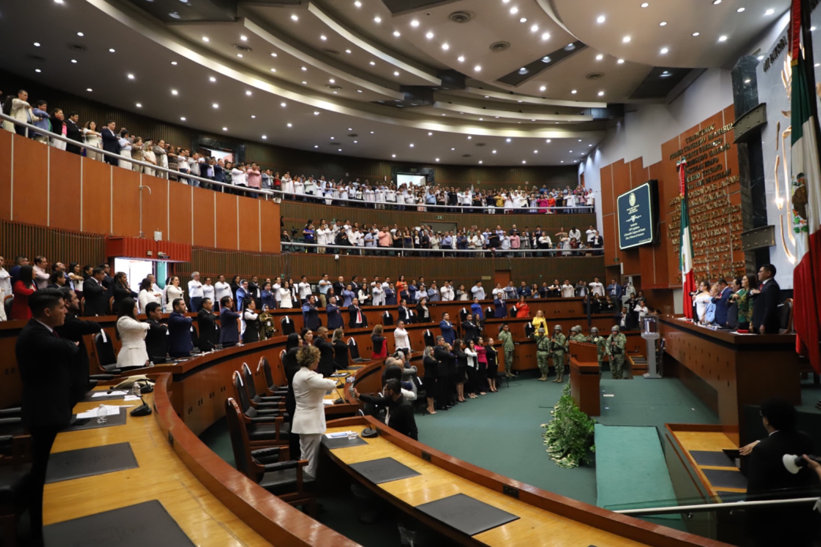 Rinden protesta nuevos diputados del Congreso del Estado