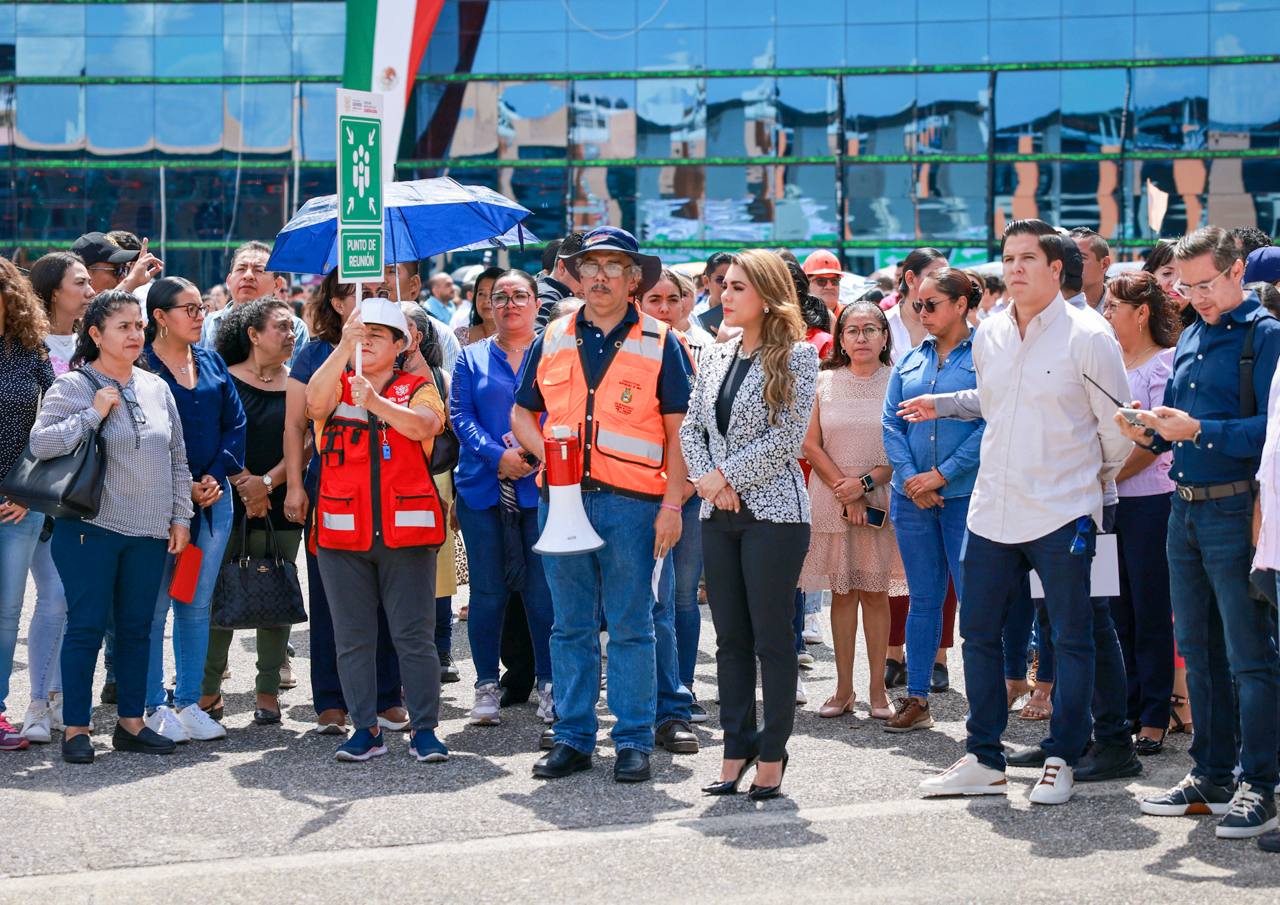 Encabeza Evelyn Salgado simulacro en Guerrero; participan casi 160 mil personas