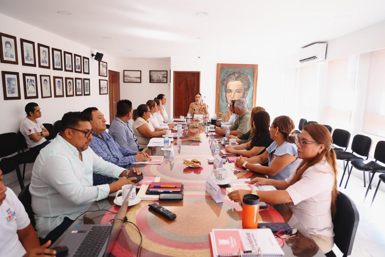 Encabeza Liz Tapia jornadas de capacitación a funcionarios del Gobierno de Zihuatanejo