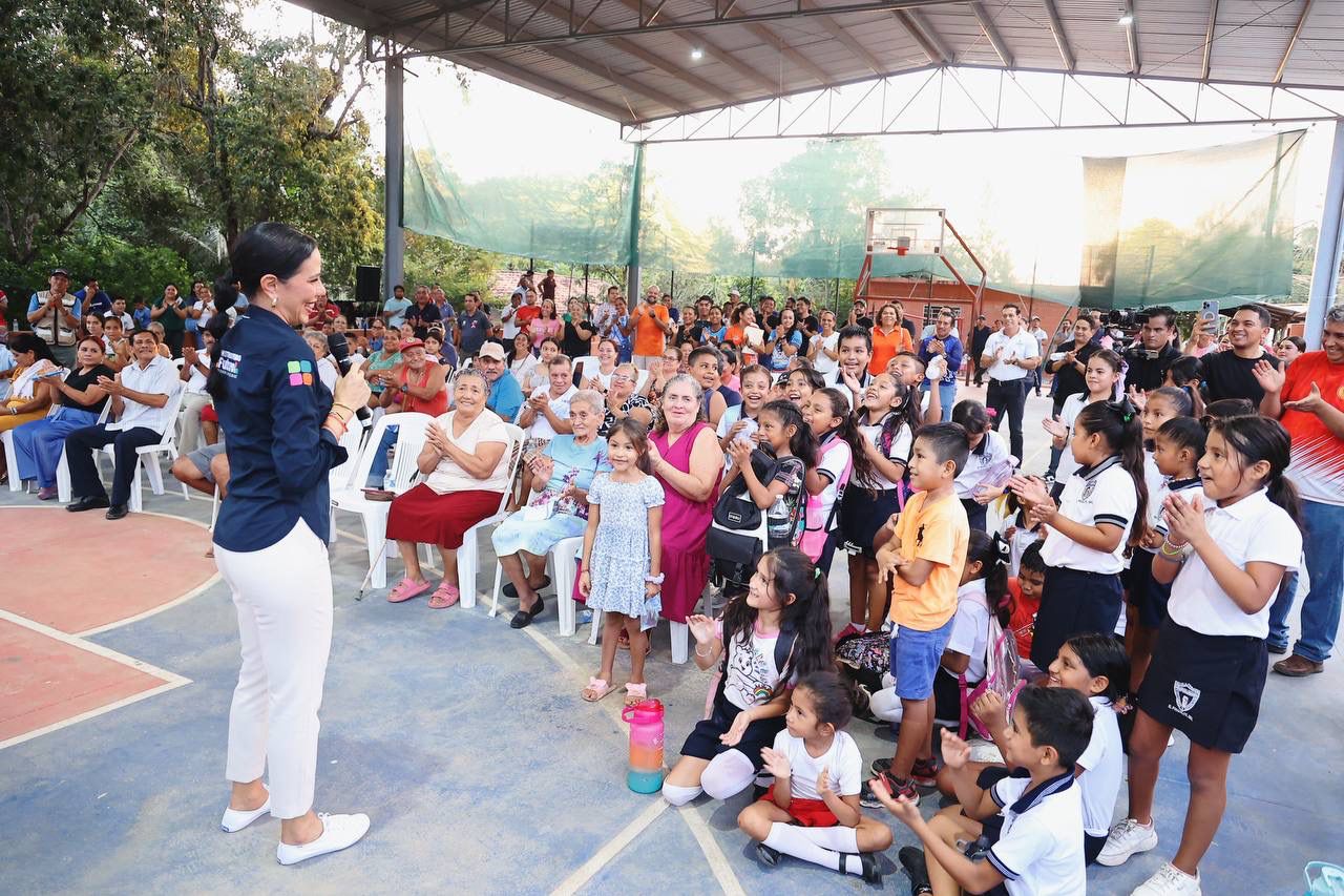 Inicia Liz Tapia programa para rehabilitar espacios deportivos en Zihuatanejo