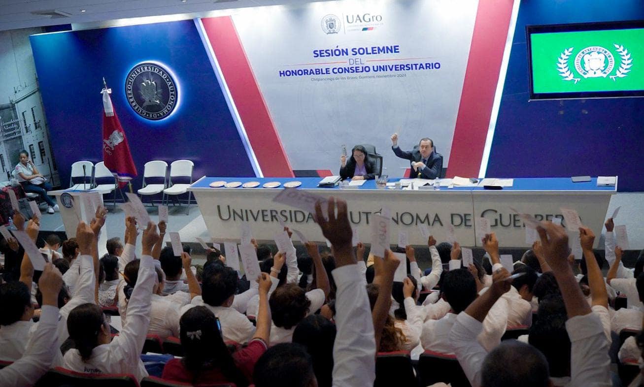 Aprueba la UAGro nuevo programa para facilitar titulación de egresados