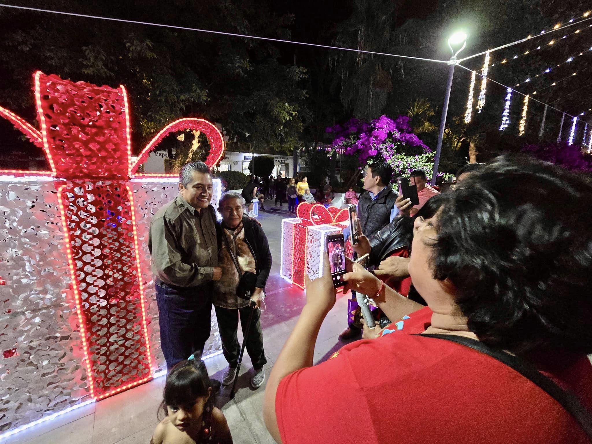 Encabeza Gilberto Solano arranque de actividades navideñas en Tlapa
