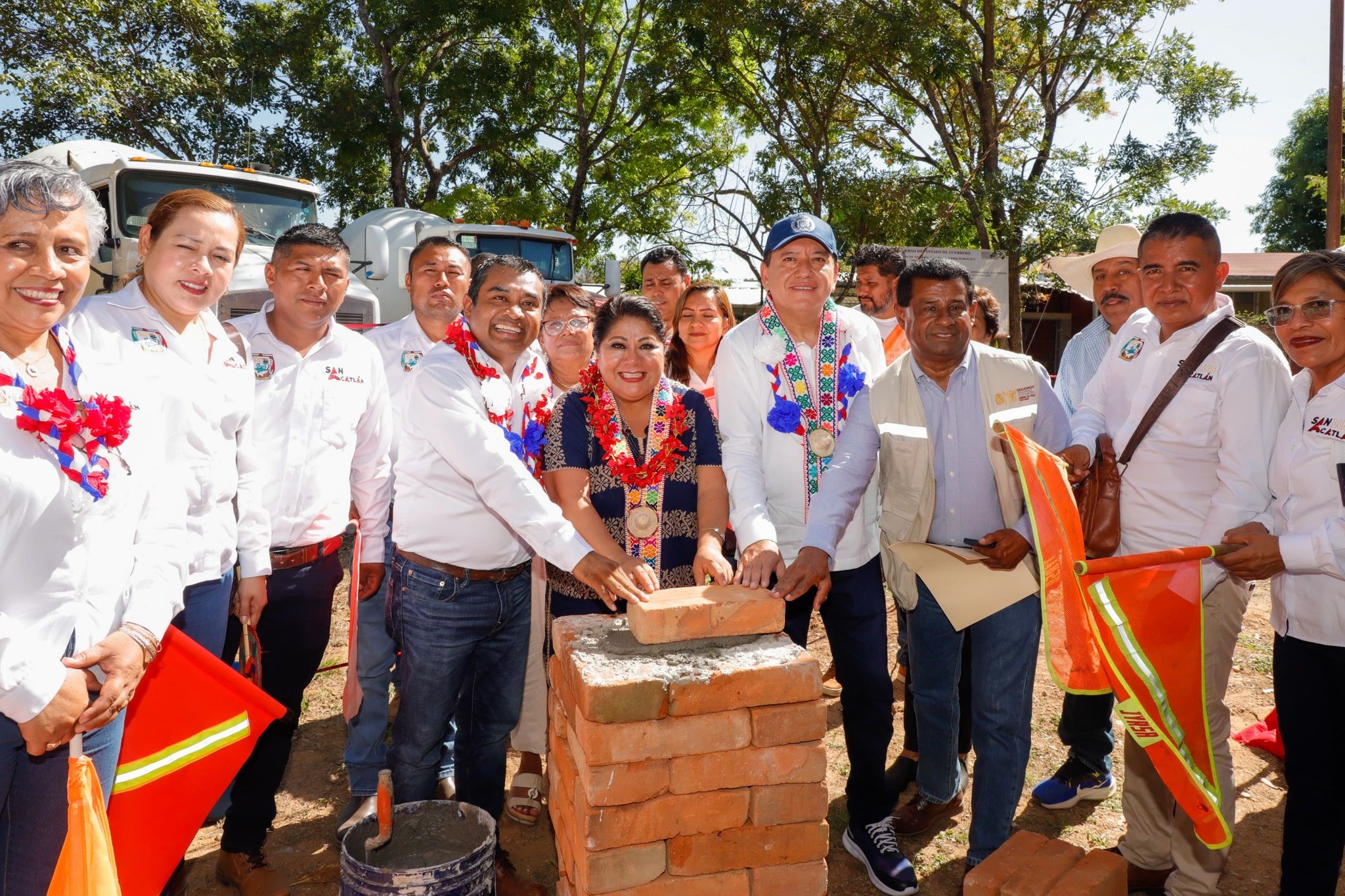Da Javier Saldaña inicio a la construcción de otro en Enfermería de la UAGro en San Luis Acatlán