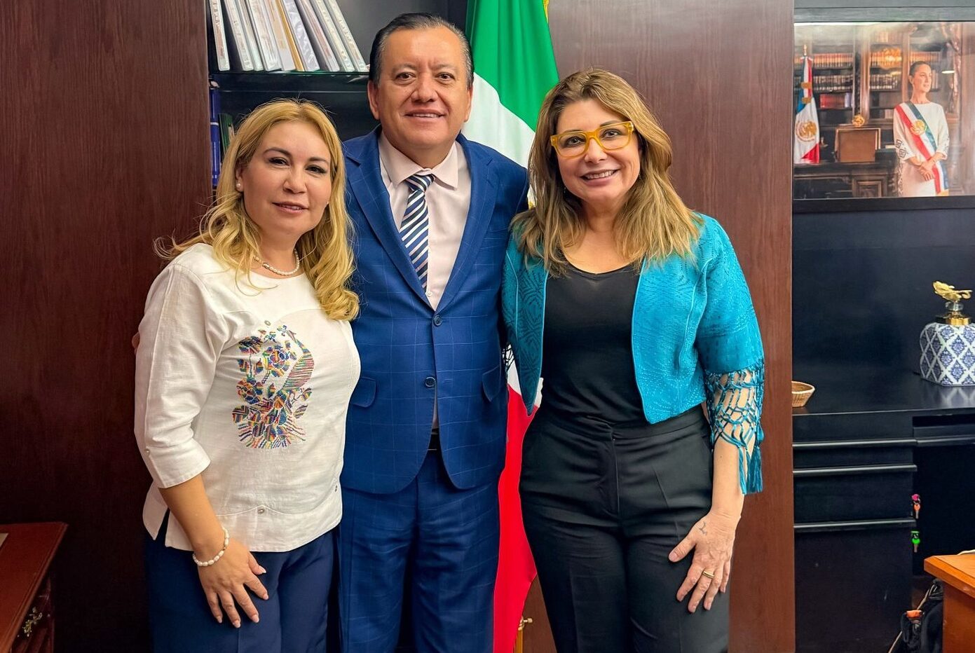 Presenta Saldaña en la SEP avances en la ampliación de la cobertura educativa de la UAGro