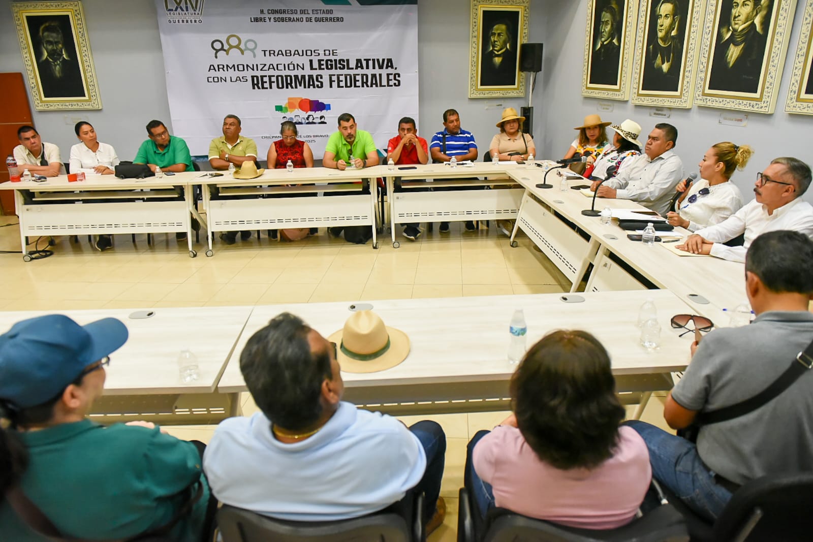 Atienden diputados a representantes del FRETES y ofrecen intervenir para resolver sus peticiones