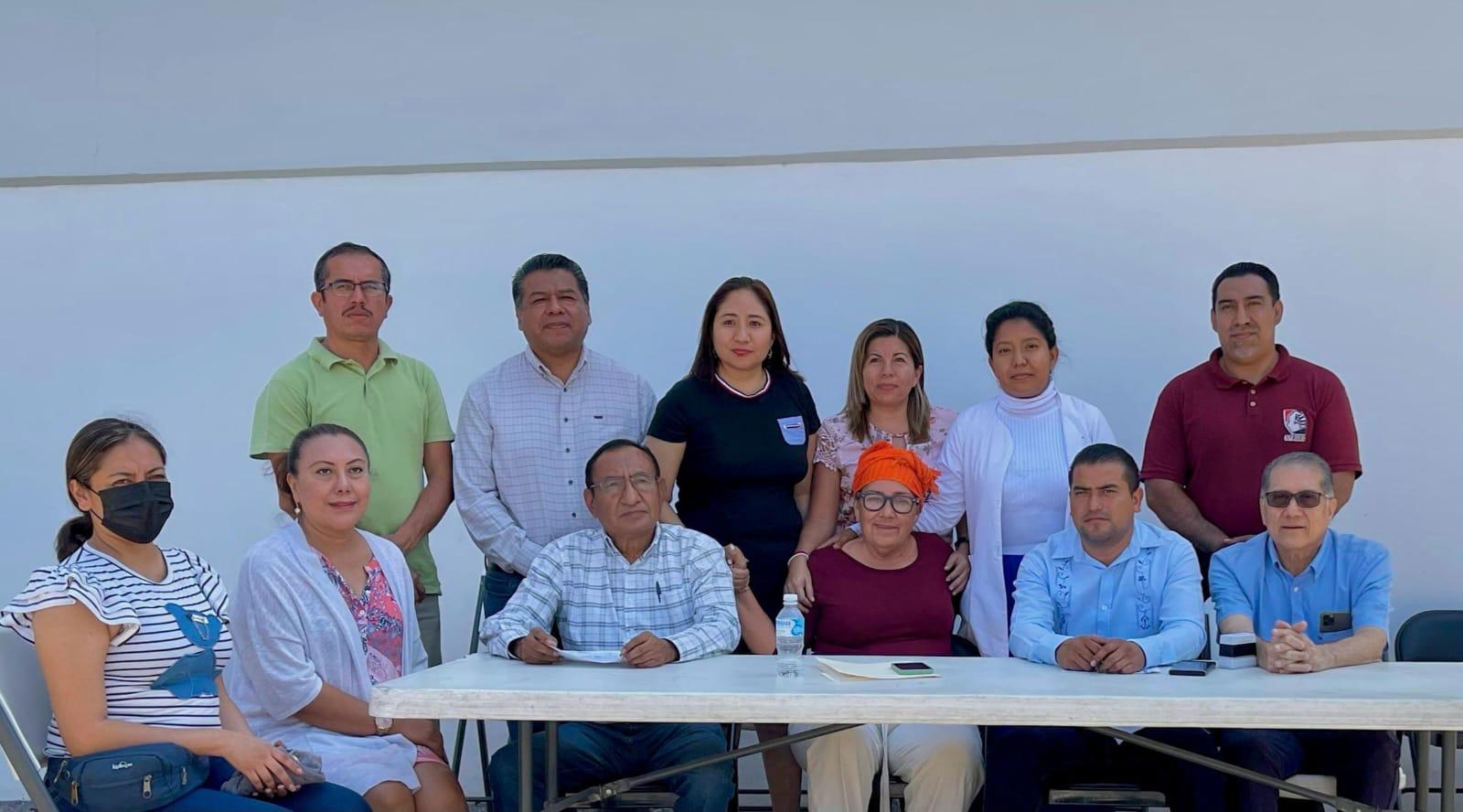 Logra la UAGro acuerdo con maestra en huelga