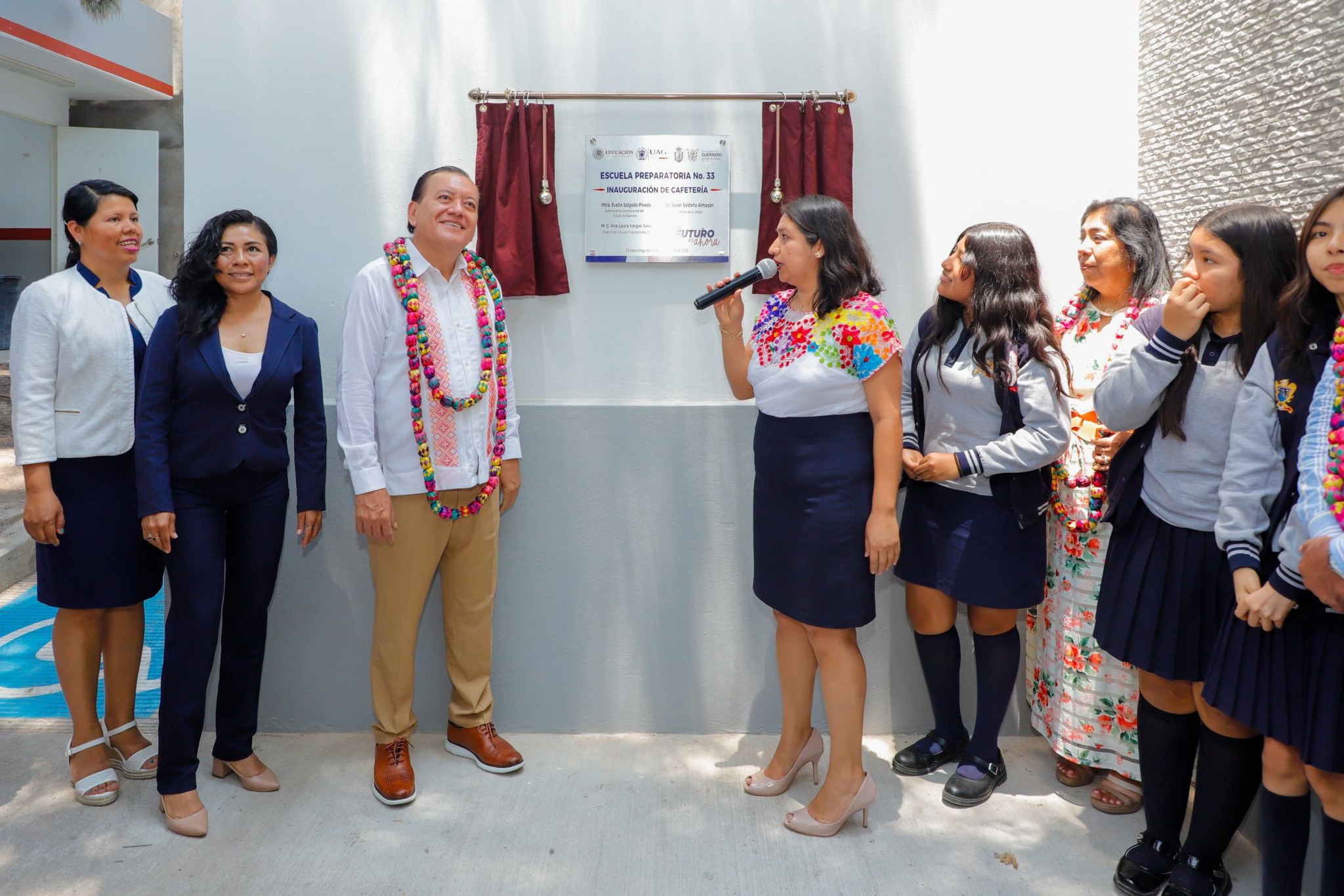 Inaugura Javier Saldaña nueva cafetería en la Prepa 33 de la UAGro
