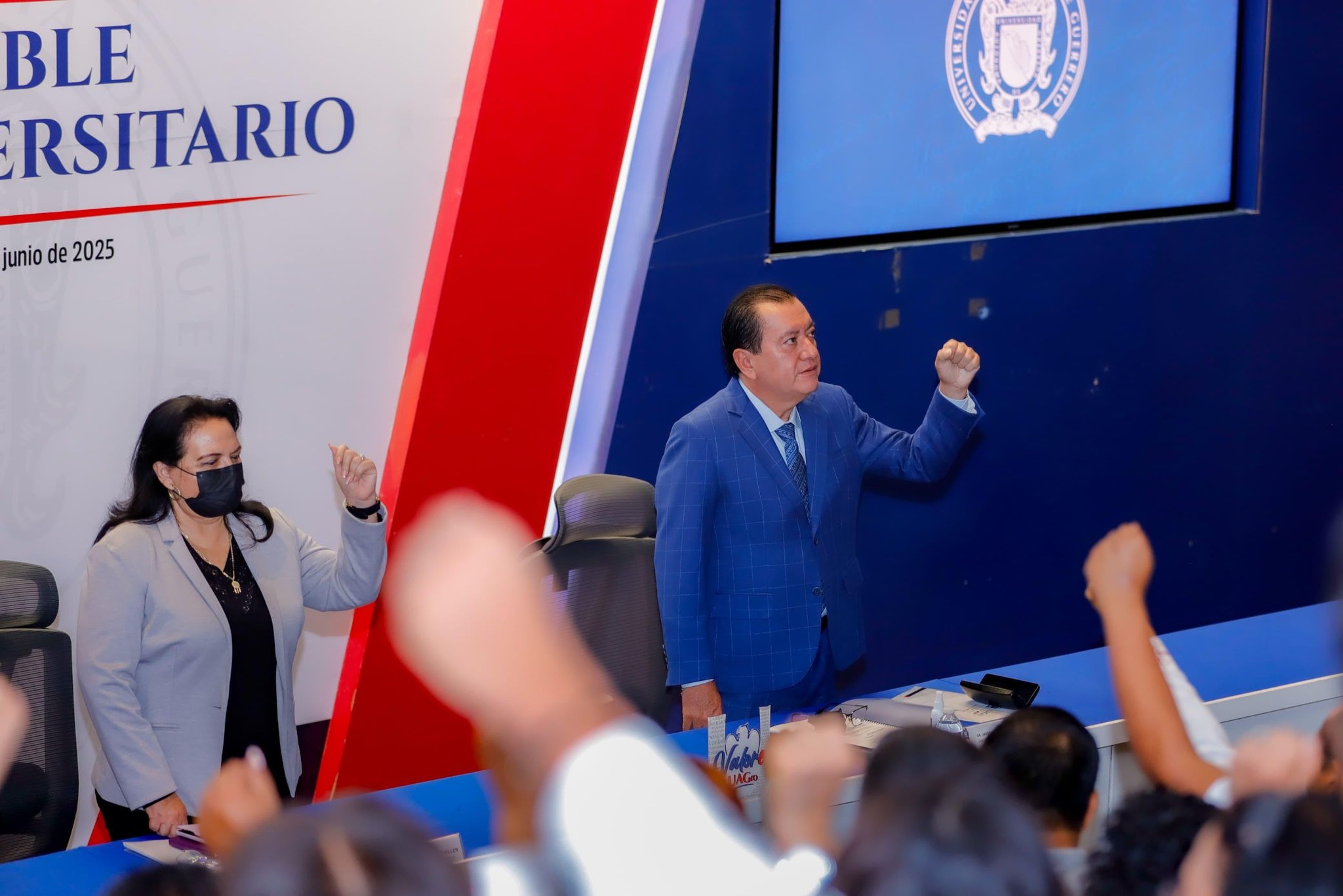 Expulsa la UAGro a dos docentes por acoso; «hay cero tolerancia», advierte Javier Saldaña