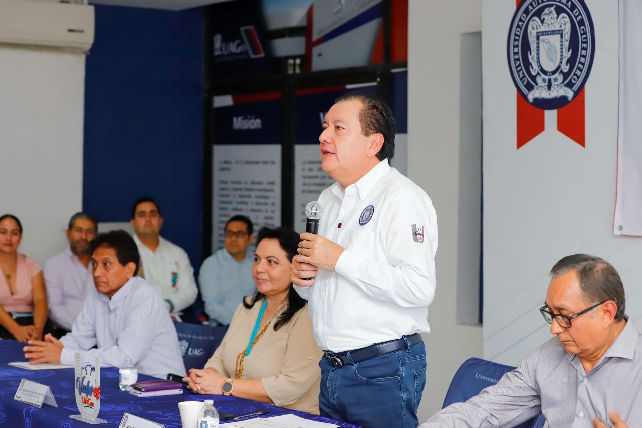 Encabeza Javier Saldaña reunión de evaluación en la UAGro