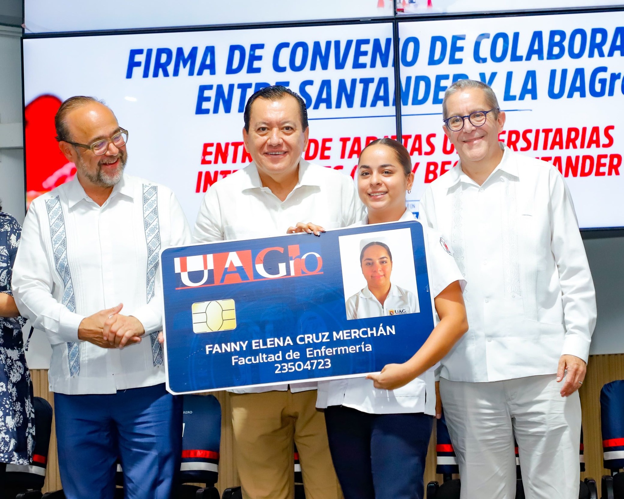 Firma la UAGro convenio con Santander para crear la Tarjeta Universitaria Inteligente