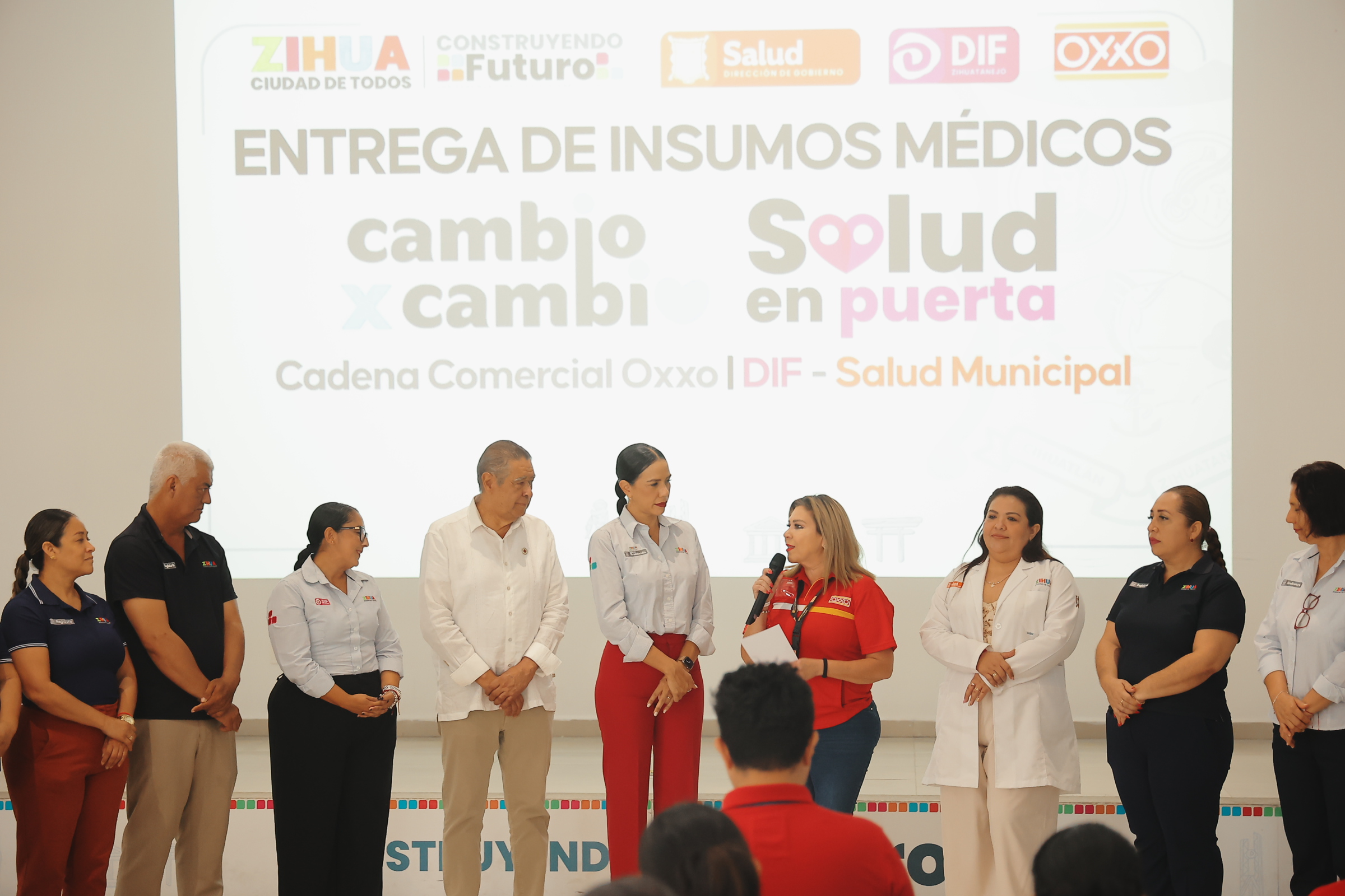 Cadena OXXO entrega equipo médico al Gobierno de Zihuatanejo