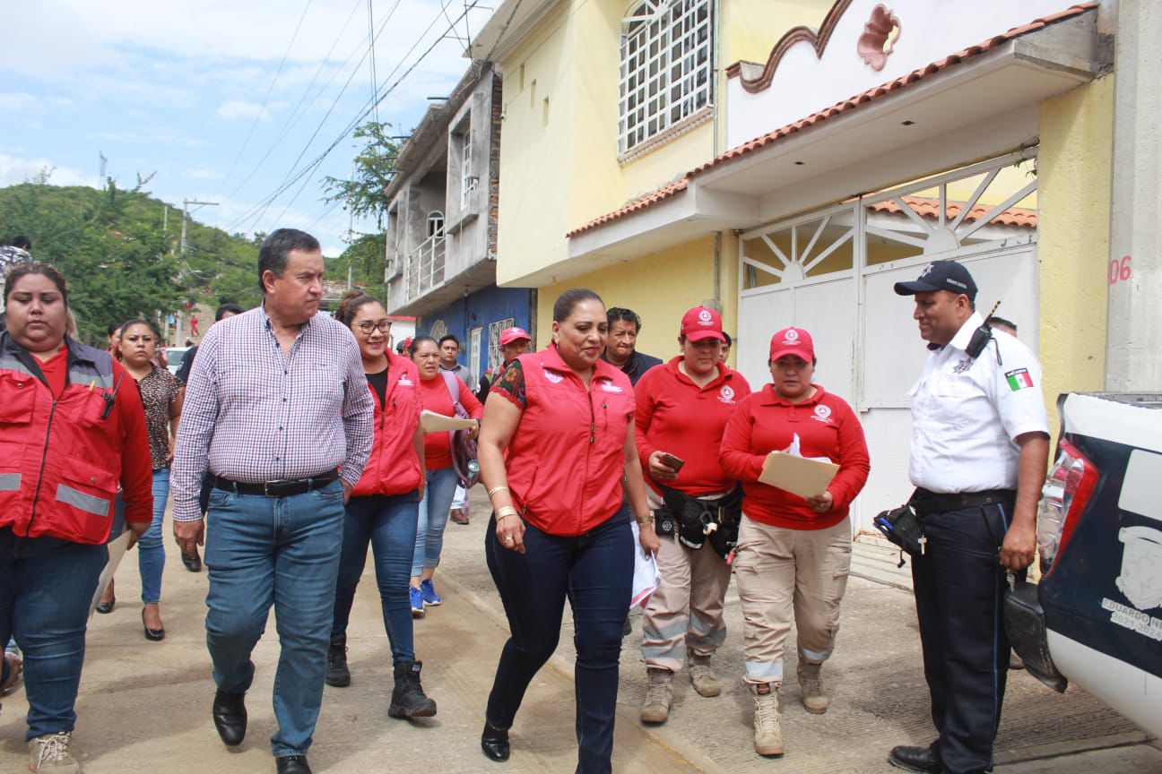 Atiende Sara Salinas afectaciones por lluvias intensas en Eduardo Neri