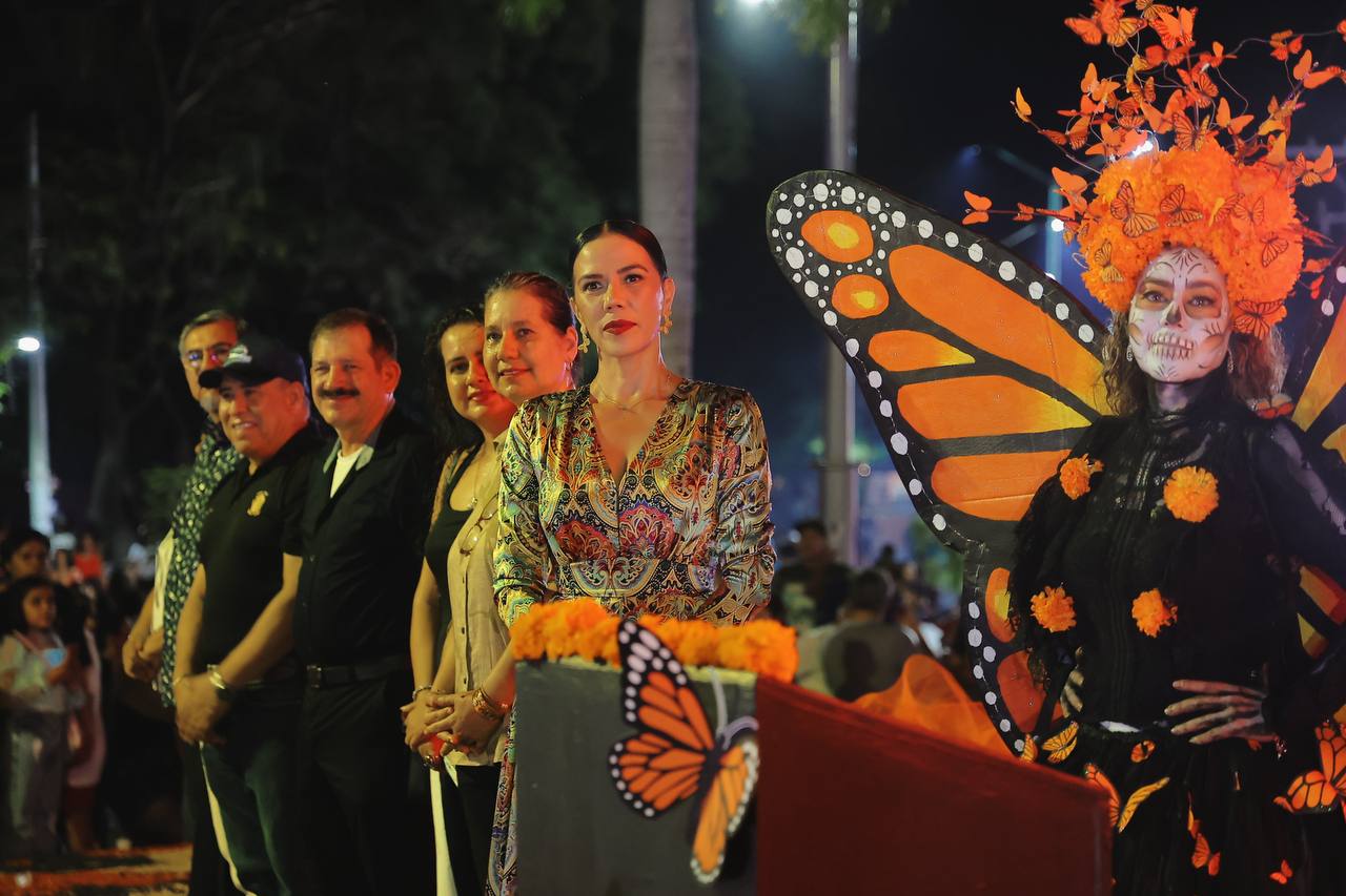 Encienden Catrina Monumental en el Festival Día de Muertos Zihua 2025