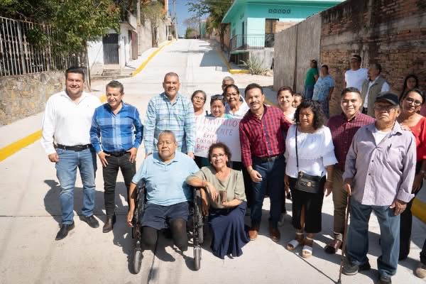 Entrega Erik Catalán obras de infraestructura urbana y social en 5 colonias de Iguala