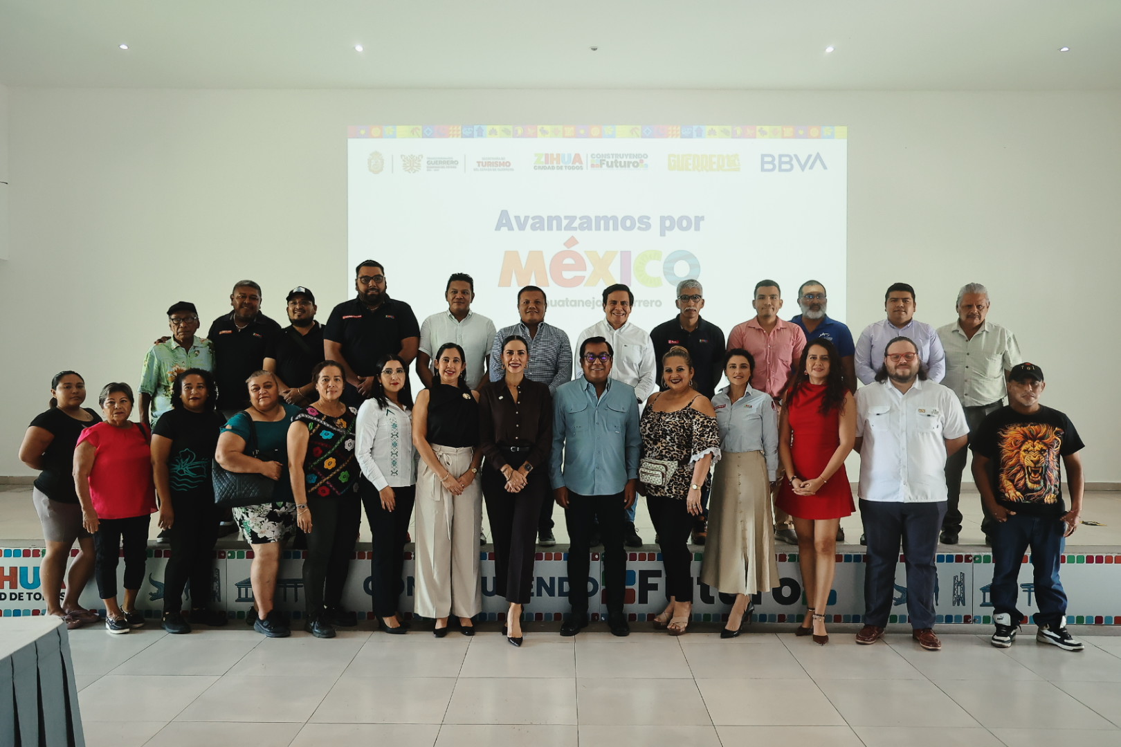 Presentan Zihuatanejo y Sectur Guerrero a empresarios turísticos opciones de financiamiento en BBVA